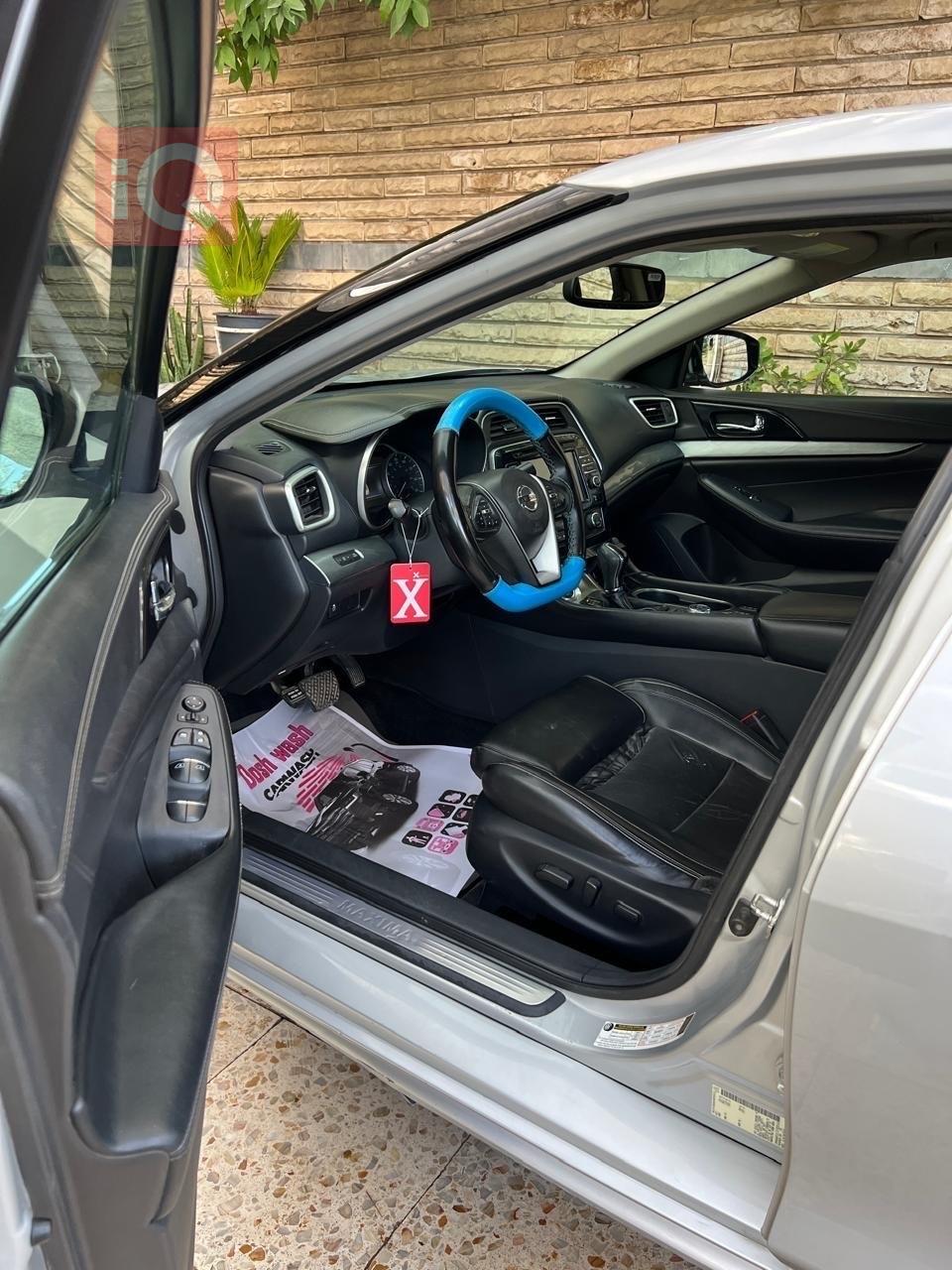 نيسان ماكسيما